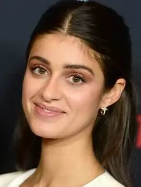 Anya Chalotra Height, Age, Weight, Net Worth, Career, And More